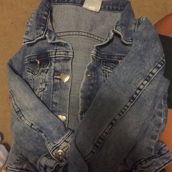 H&M jean jacket with cute heart buttons - Picture 4 of 4